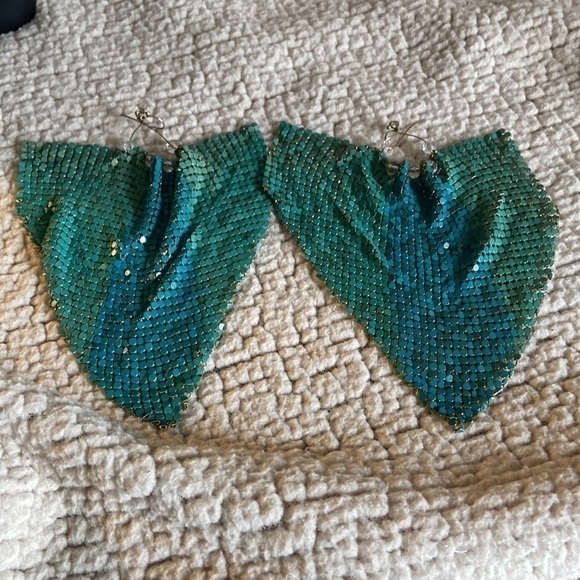 💌 Handmade Turquoise Color Metal Mesh Earrings - Picture 6 of 9